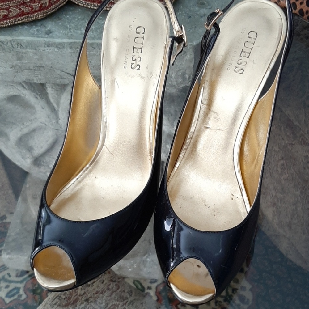Guess Patten leather black sling back pumps
